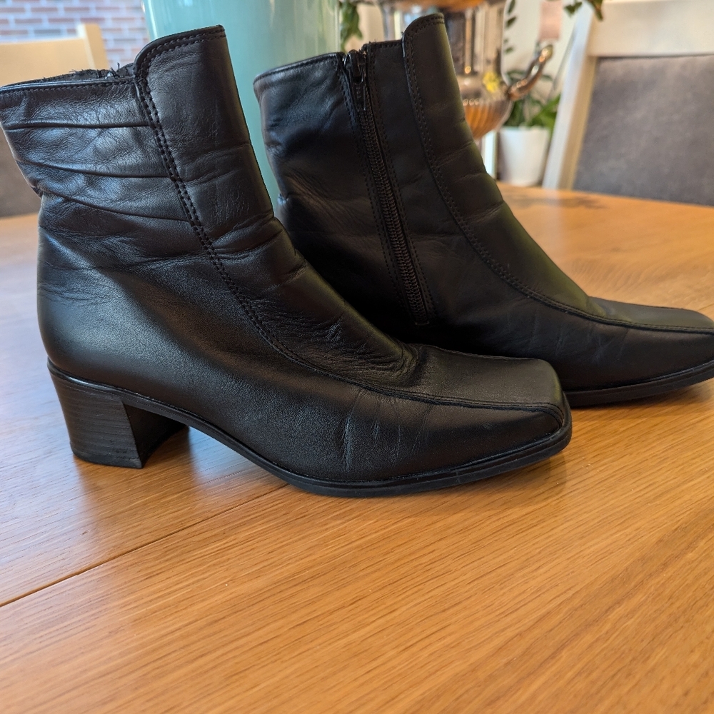 La Canadienne Leather Ankle Boot Size 7.5 - Picture 5 of 8